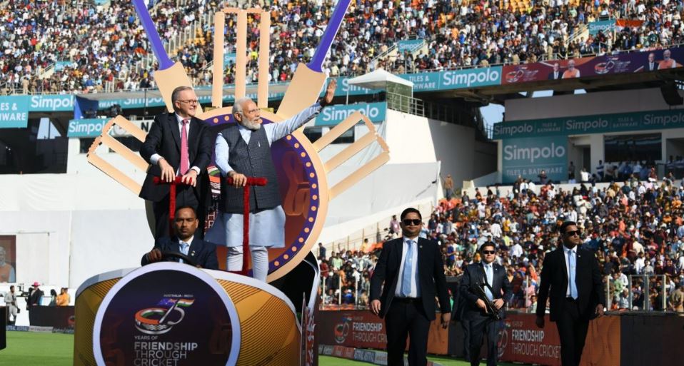 Ind-Aus टेस्ट मैच के बीच अहमदाबाद पहुंचे भारत और ऑस्ट्रेलिया के प्रधानमंत्री, कांग्रेस ने पीएम मोदी पर कसा तंज