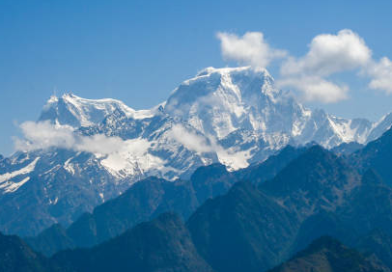 Uttarakhand Weather: फरवरी के शुरुआत में ही तेवर दिखा रहा पारा, दो दिन बाद बारिश-बर्फबारी के आसार