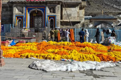 22 अप्रैल को खुलेंगे बाबा केदार के कपाट, फूलों से सजने लगा बाबा केदार का धाम