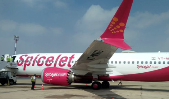 दिल्ली एयरपोर्ट पर दो विमान आपस में भिड़े, मच गई अफरा-तफरी, यात्री सुरक्षित