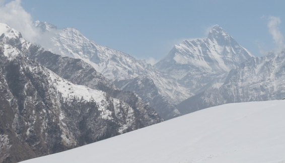12 अप्रैल तक बदला रहेगा मौसम का मिजाज, पहाड़ों में बर्फबारी, मैदानों में बारिश से ठंड लौटी
