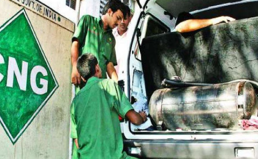 तेल संकट के बीच देहरादून में दिल्ली-यूपी से महंगी हुई सीएनजी, उत्तराखंड में अलग-अलग रेट