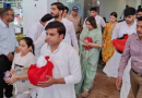 प्रतीक यादव की अस्थियां लेकर हरिद्वार पहुंची पत्नी अपर्णा, भाई और बेटी के साथ गंगा में की विसर्जित