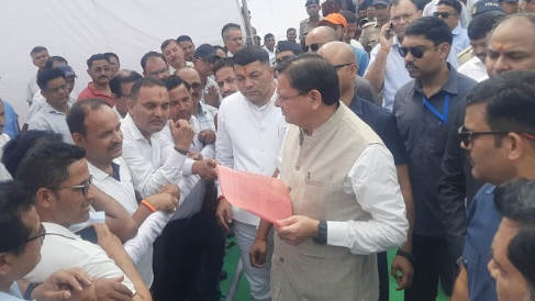 सीएम धामी ने चम्पावत में एमआरआई मशीन का किया उद्घाटन, सिटी सेंटर का शिलान्यास