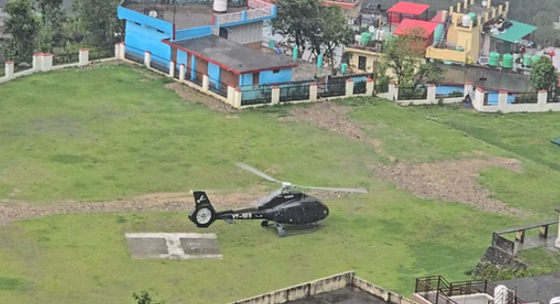 बदरीनाथ जा रहे हेलीकॉप्टर की ऊखीमठ में इमरजेंसी लैंडिंग, मौसम खराब होने के चलते आई दिक्कत
