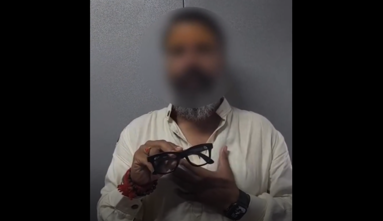 खूफिया कैमरा लेकर बदरीनाथ के गर्भ गृह में पहुंचा शख्स, चश्मे पर लगा था कैमरा, पुलिस ने पकड़ा