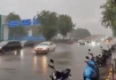 दिल्ली पहुंचा मानसून, कई इलाकों में भारी बारिश-आंधी से बिगड़ा मौसम, 60 की रफ्तार से तूफानी हवा