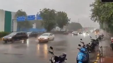 दिल्ली पहुंचा मानसून, कई इलाकों में भारी बारिश-आंधी से बिगड़ा मौसम, 60 की रफ्तार से तूफानी हवा