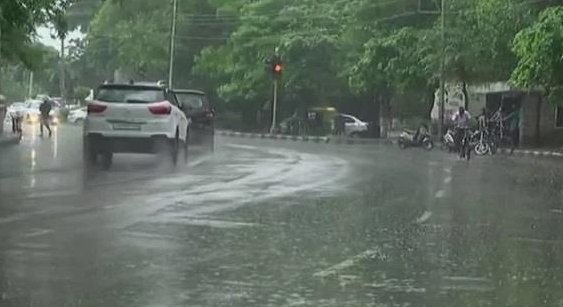उत्तराखंड में गर्मी के बाद अब भारी बारिश का येलो अलर्ट, देहरादून समेत कई जिलों में चेतावनी