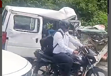 देहरादून में दर्दनाक हादसारू मणिमाई मंदिर के पास लोडर से टकराई गाड़ी, सात लोग सवार, दो की मौके पर मौत