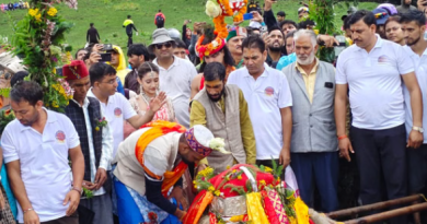 दयारा बुग्याल में पारंपरिक मशूहर बटर फेस्टिवल का हुआ आयोजन, दूध, दही और मक्खन की होली