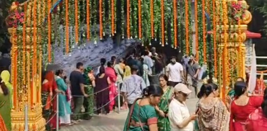 मैदानों में सावन का पहला सोमवार, देहरादून के टपकेश्वर महादेव सहित शिवालयों में उमड़ी भक्तों की भीड़