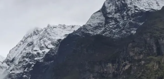 बदरीनाथ में बर्फबारी, उत्तराखंड में विदाई से पहले मानसून एक्टिव, दो दिन भारी बारिश का रेड अलर्ट