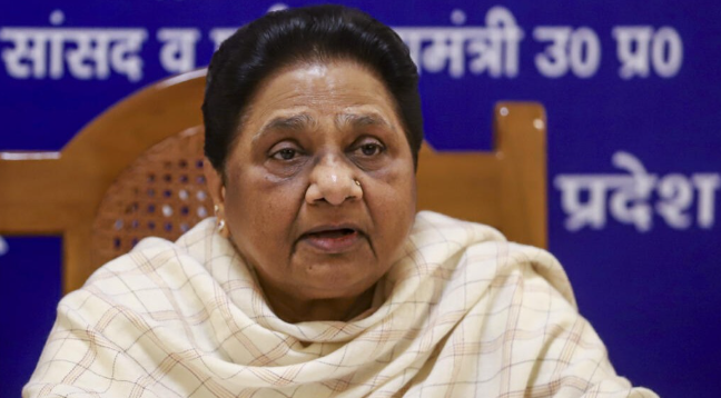 मायावती ने भतीजे आकाश को पार्टी से निकाला, चुनाव से पहले बसपा में संग्राम