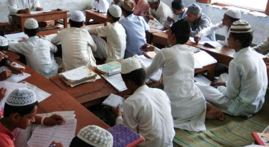 उत्तराखंड में बिना मान्यता वाले मदरसों पर कार्रवाई जारी, बच्चों को दूसरे स्कूल में करना होगा शिफ्ट