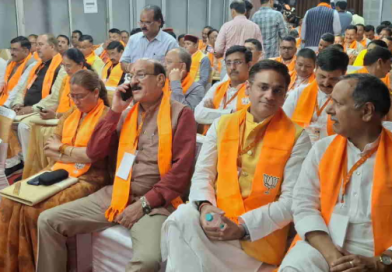 भाजपा की संगठनात्मक बैठक में जुटे मंत्री और पदाधिकारी, राम माधव, बांसुरी स्वराज करेंगी संबोधित